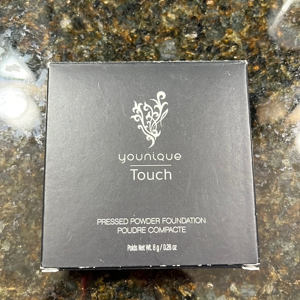 Younique touch pressed powder foundation Organza